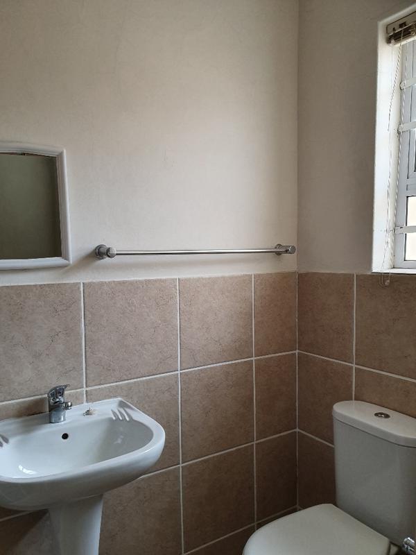 To Let 2 Bedroom Property for Rent in Kingswood Eastern Cape